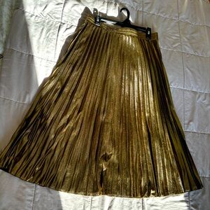 Gold metallic pleaded midi large skirt elegant holidays